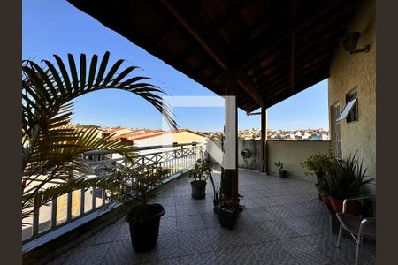 Casa à venda com 270m², 3 quartos e 2 vagasVaranda