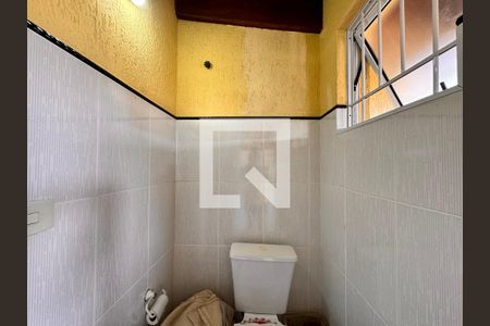 Casa à venda com 270m², 3 quartos e 2 vagasBanheiro de serviço