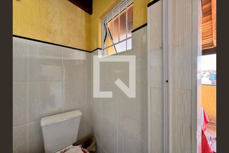 Casa à venda com 270m², 3 quartos e 2 vagasBanheiro de serviço