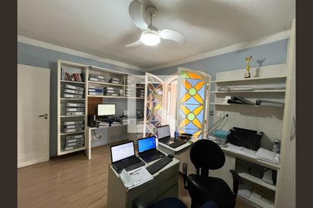 Casa à venda com 288m², 4 quartos e 2 vagasQuarto 3