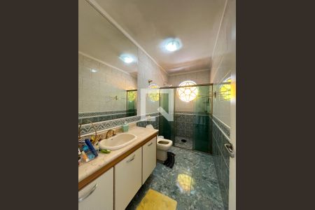 Casa à venda com 288m², 4 quartos e 2 vagasBanheiro da Suíte