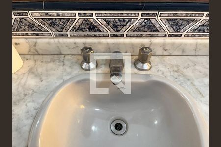 Casa à venda com 288m², 4 quartos e 2 vagasBanheiro Corredor