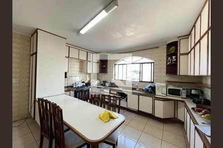 Casa à venda com 288m², 4 quartos e 2 vagasCozinha