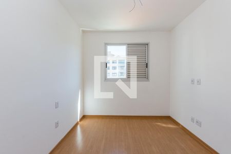 Apartamento à venda com 70m², 3 quartos e 2 vagasQuarto 2