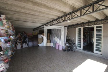 Casa à venda com 300m², 5 quartos e 3 vagasQuintal - casa 2