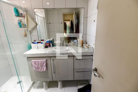 Apartamento à venda com 106m², 3 quartos e 2 vagas Apartamento à venda com 106m², 3 quartos e 2 vagasBanheiro da Suíte