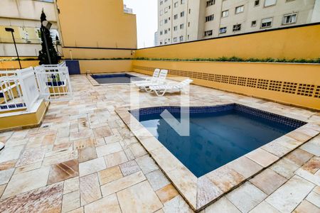 Apartamento à venda com 106m², 3 quartos e 2 vagas Apartamento à venda com 106m², 3 quartos e 2 vagasÁrea comum - Piscina