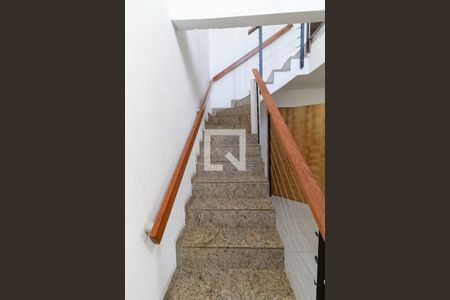 Casa à venda com 400m², 2 quartos e sem vagaEscada