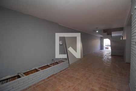 Casa para alugar com 180m², 3 quartos e 5 vagas Casa para alugar com 180m², 3 quartos e 5 vagasGaragem