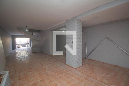 Casa para alugar com 180m², 3 quartos e 5 vagas Casa para alugar com 180m², 3 quartos e 5 vagasGaragem
