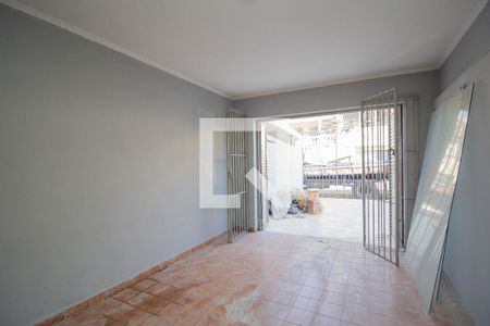 Casa para alugar com 180m², 3 quartos e 5 vagas Casa para alugar com 180m², 3 quartos e 5 vagasGaragem