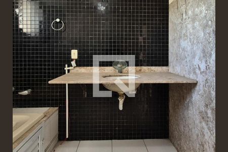 Casa de condomínio à venda com 265m², 3 quartos e 1 vagaBanheiro