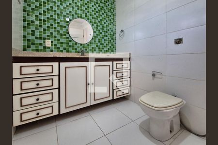 Casa de condomínio à venda com 265m², 3 quartos e 1 vagaBanheiro