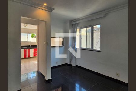 Casa de condomínio à venda com 265m², 3 quartos e 1 vagaSala