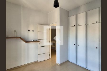 Casa de condomínio à venda com 265m², 3 quartos e 1 vagaQuarto