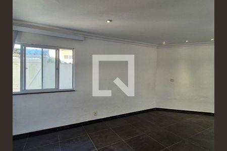 Casa de condomínio à venda com 265m², 3 quartos e 1 vagaSala