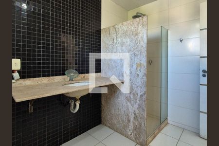 Casa de condomínio à venda com 265m², 3 quartos e 1 vagaBanheiro