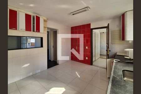 Casa de condomínio à venda com 265m², 3 quartos e 1 vagaCozinha