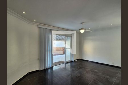 Casa de condomínio à venda com 265m², 3 quartos e 1 vagaSala