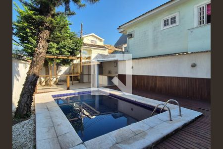 Casa de condomínio à venda com 265m², 3 quartos e 1 vagaÁrea externa