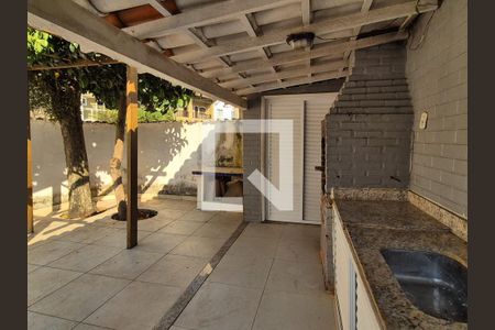 Casa de condomínio à venda com 265m², 3 quartos e 1 vagaÁrea externa