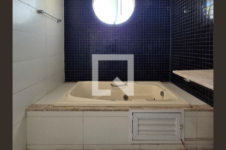 Casa de condomínio à venda com 265m², 3 quartos e 1 vagaBanheiro