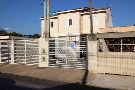 Casa para alugar com 71m², 2 quartos e 2 vagasFachada