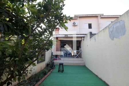 Casa para alugar com 71m², 2 quartos e 2 vagasQuintal