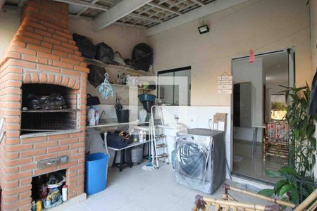 Casa para alugar com 71m², 2 quartos e 2 vagasChurrasqueira