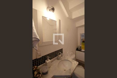 Casa para alugar com 71m², 2 quartos e 2 vagasLavabo