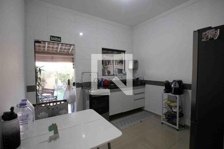 Casa para alugar com 71m², 2 quartos e 2 vagasCozinha