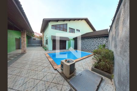 Casa à venda com 408m², 6 quartos e 4 vagasPiscina