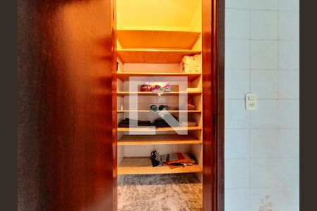 Casa à venda com 408m², 6 quartos e 4 vagasDespensa