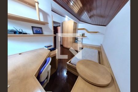 Casa à venda com 408m², 6 quartos e 4 vagasQuarto 4