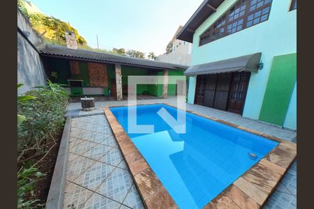 Casa à venda com 408m², 6 quartos e 4 vagasPiscina