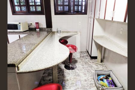 Casa à venda com 408m², 6 quartos e 4 vagasCozinha