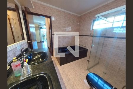 Casa à venda com 408m², 6 quartos e 4 vagasBanheiro Quarto 3