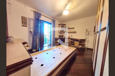 Casa à venda com 408m², 6 quartos e 4 vagasQuarto 2