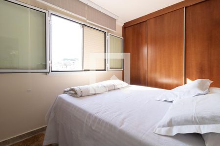 Apartamento à venda com 67m², 2 quartos e 1 vagaQuarto 2