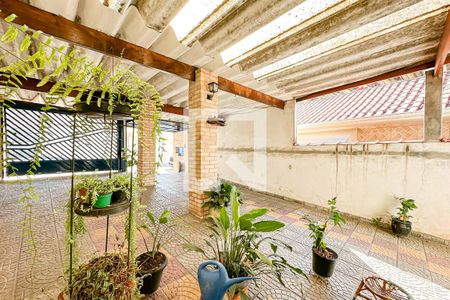 Casa à venda com 251m², 3 quartos e 4 vagas Casa à venda com 251m², 3 quartos e 4 vagasGaragem