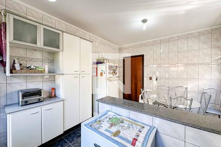 Casa à venda com 251m², 3 quartos e 4 vagas Casa à venda com 251m², 3 quartos e 4 vagasCozinha