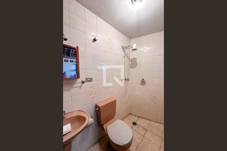 Casa à venda com 251m², 3 quartos e 4 vagas Casa à venda com 251m², 3 quartos e 4 vagasBanheiro