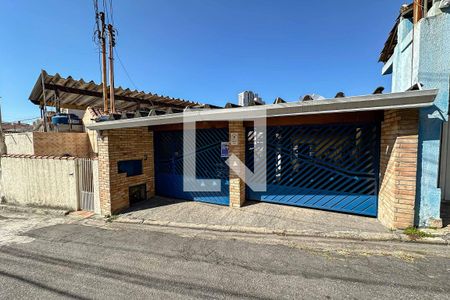 Casa à venda com 251m², 3 quartos e 4 vagas Casa à venda com 251m², 3 quartos e 4 vagasGaragem