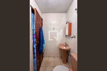 Casa à venda com 251m², 3 quartos e 4 vagas Casa à venda com 251m², 3 quartos e 4 vagasBanheiro