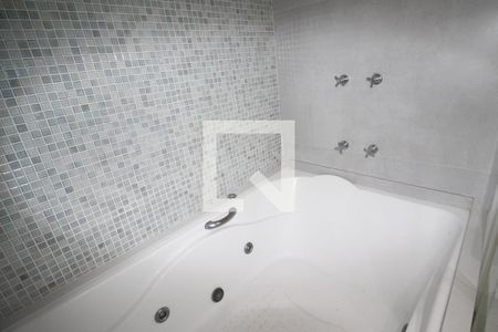 Apartamento à venda com 121m², 2 quartos e 2 vagasBanheiro da Suíte 1