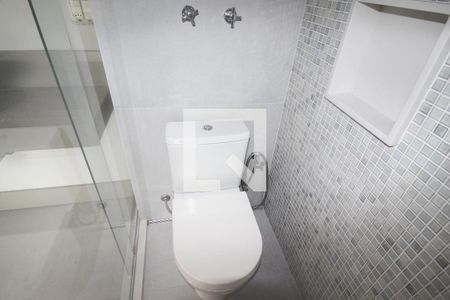 Apartamento à venda com 121m², 2 quartos e 2 vagasBanheiro da Suíte 1