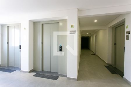 Apartamento para alugar com 40m², 2 quartos e sem vaga Apartamento para alugar com 40m², 2 quartos e sem vagaÁrea comum - 3 Elevadores
