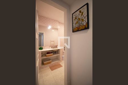Apartamento para alugar com 94m², 2 quartos e 1 vaga Apartamento para alugar com 94m², 2 quartos e 1 vagaBanheiro social