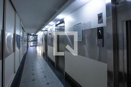 Studio à venda com 47m², 1 quarto e sem vaga Studio à venda com 47m², 1 quarto e sem vagaÁrea Comum - Elevadores da entrada