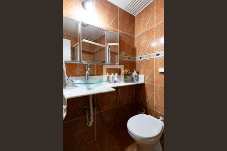 Apartamento à venda com 100m², 3 quartos e 1 vagaDetalhe do banheiro social